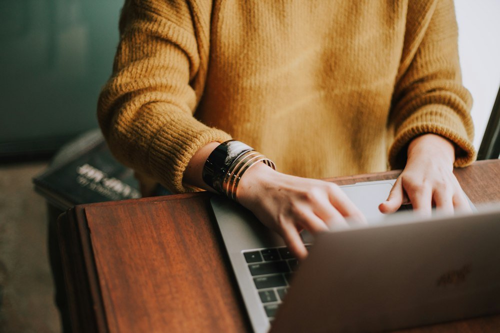 How to distinguish business competitors from competition in search results